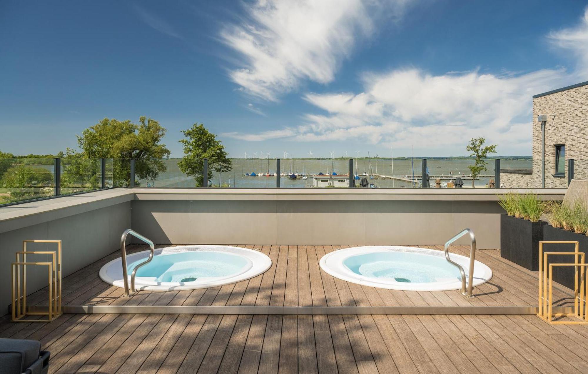 Lovely Home In Lembruch-Duemmer See With Sauna Bagian luar foto